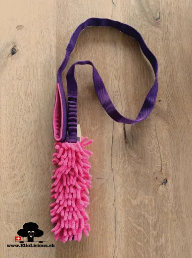 Mop Pink M tug toy on long webbing with bungee